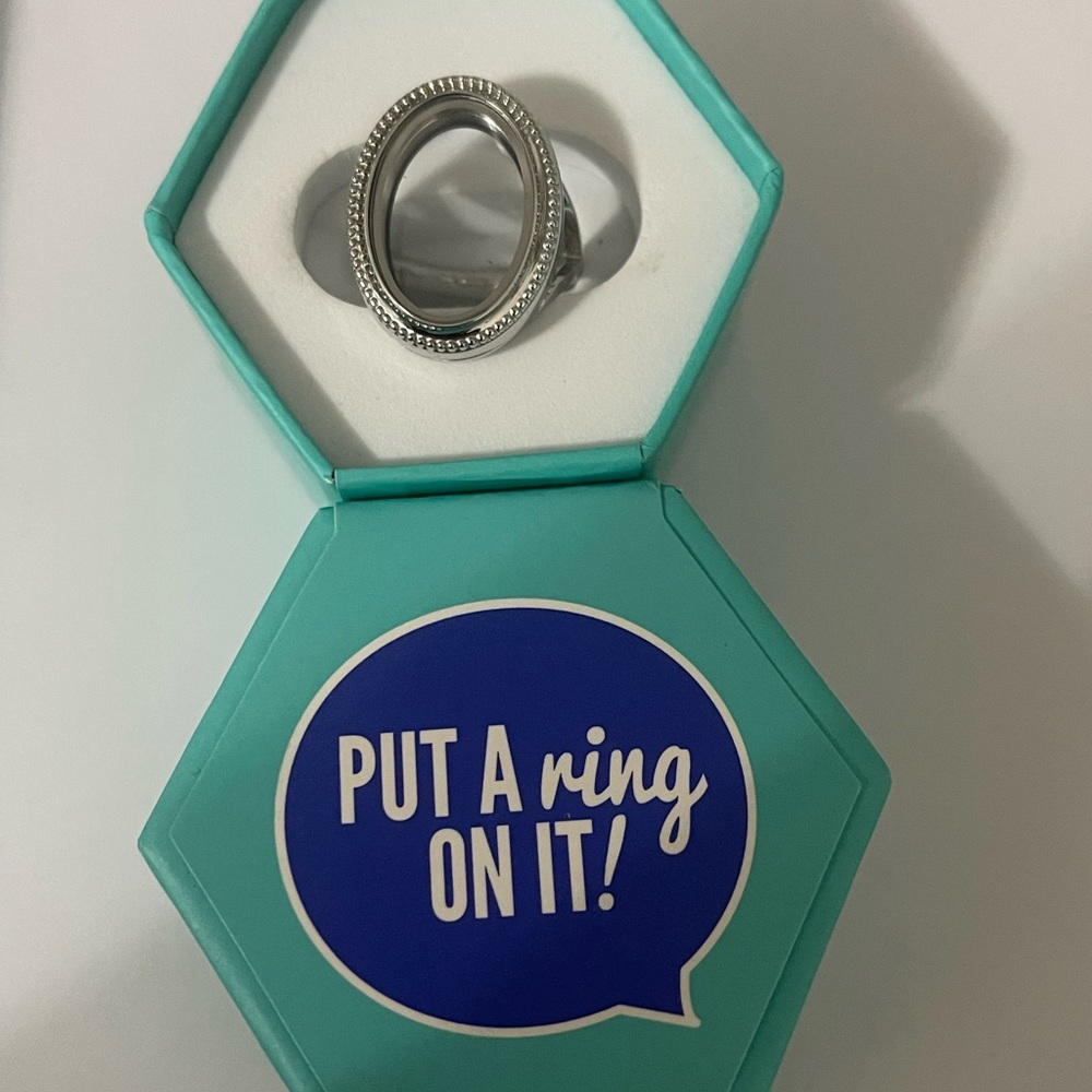 Origami Owl Hinged Silver Vintage Heirloom Living Locket Ring Size 7